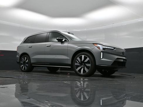 New 2025 Volvo EX90 Plus AWD/4WD image 28