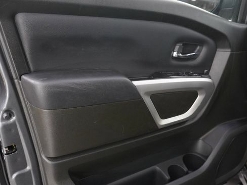 Used 2024 Nissan Titan SV w/ SV Convenience Package image 17