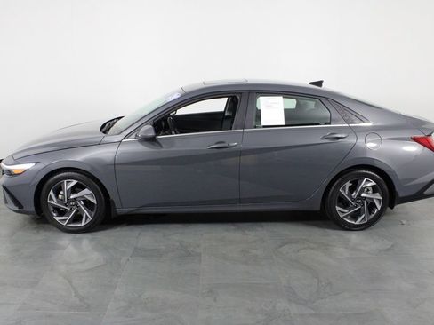 Certified 2024 Hyundai Elantra SEL w/ Convenience Package FWD image 14