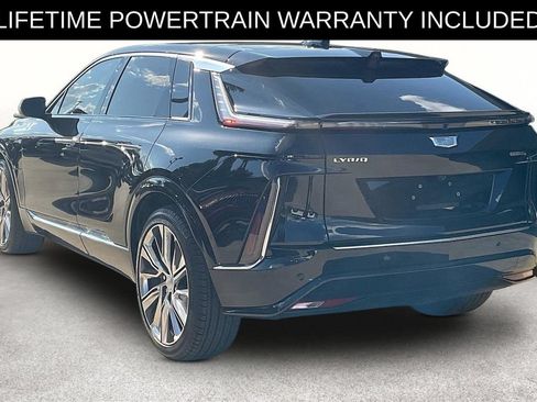 Used 2025 Cadillac Lyriq Luxury w/ LPO, Floor Liner Package AWD/4WD image 11