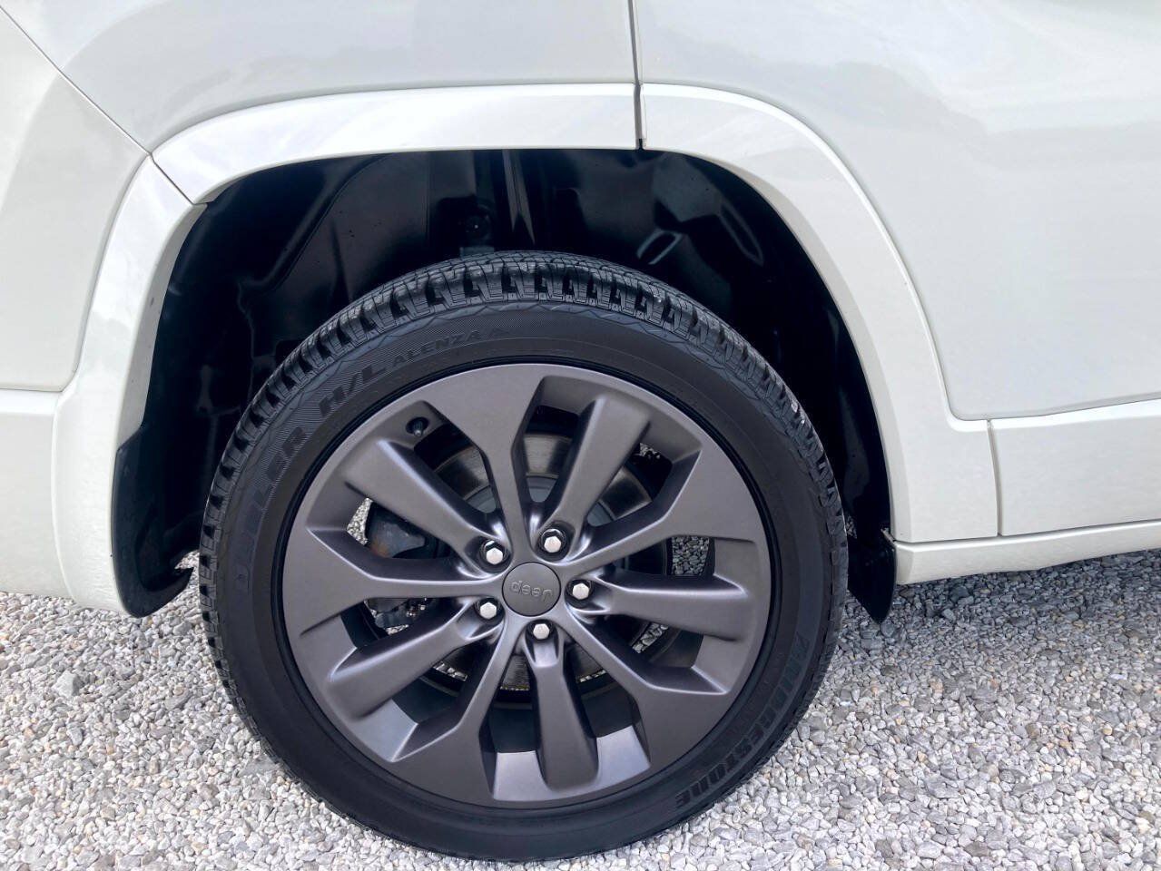 Used 2019 Jeep Cherokee High Altitude AWD/4WD image 26