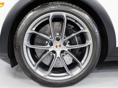 Used 2024 Porsche Cayenne Turbo GT image 11