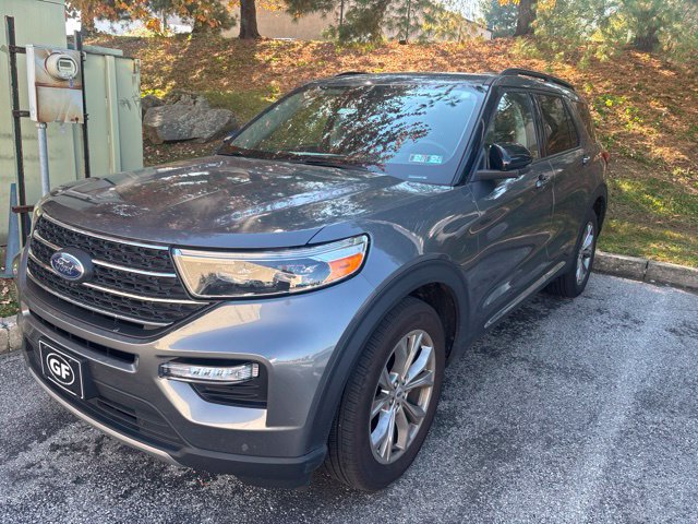 Used 2023 Ford Explorer XLT w/ Equipment Group 202A AWD/4WD image 2