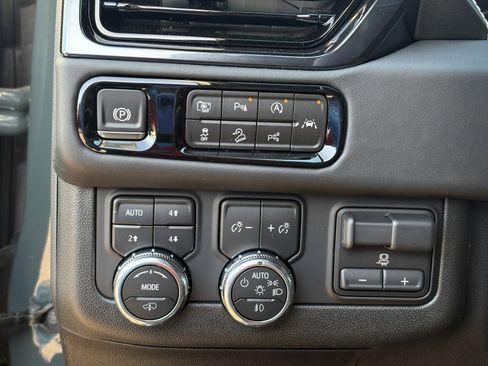 New 2026 GMC Yukon AT4 Ultimate w/ LPO, Floor Liner Package image 30