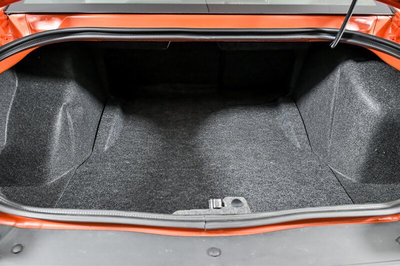 Used 2009 Dodge Challenger R/T RWD image 11