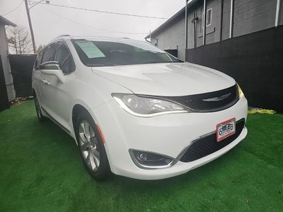 Used 2017 Chrysler Pacifica Limited