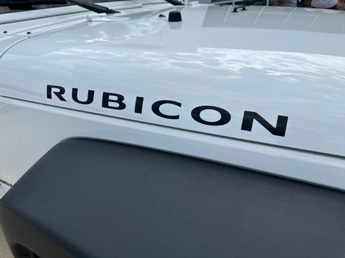 Used 2017 Jeep Wrangler Rubicon w/ Connectivity Group AWD/4WD image 30