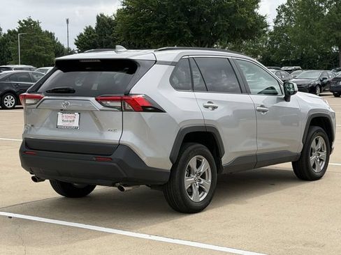 Used 2025 Toyota RAV4 XLE FWD image 4