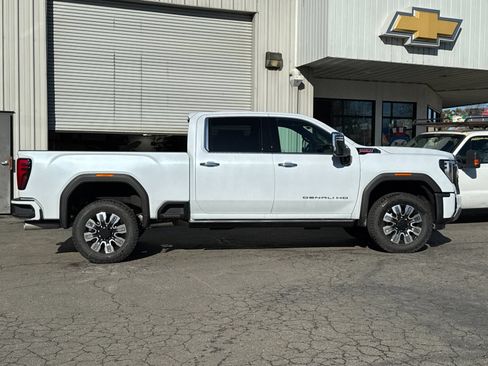 New 2026 GMC Sierra 2500 Denali w/ Denali Reserve Package AWD/4WD image 2