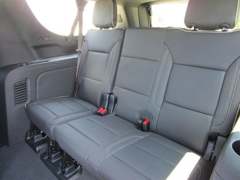 New 2025 Chevrolet Suburban Premier w/ Sun And Tow Package image 23