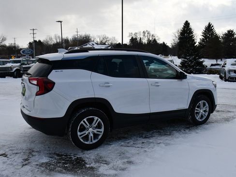 Used 2022 GMC Terrain SLE w/ Driver Convenience Package image 7