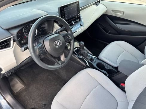 Used 2022 Toyota Corolla LE FWD image 11
