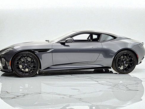 Used 2024 Aston Martin DB12 Coupe image 3