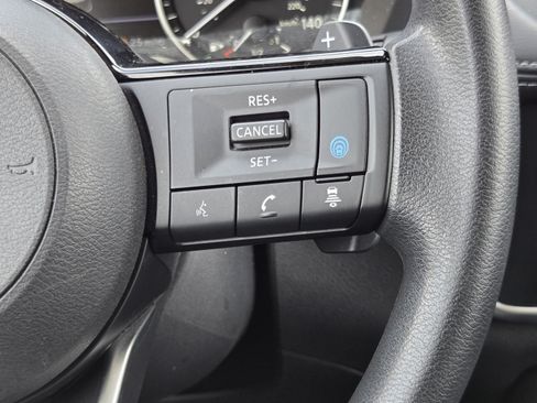 Used 2023 Nissan Rogue SV FWD image 26
