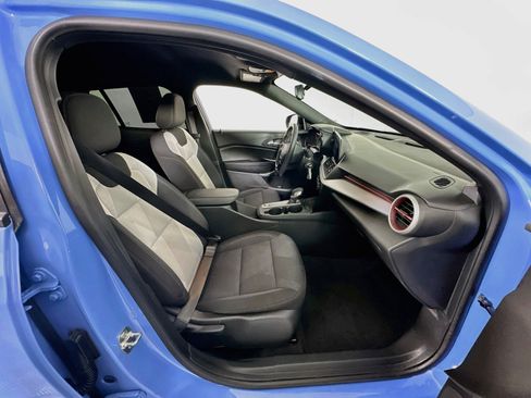 Used 2024 Chevrolet Trax RS FWD image 32