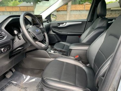 Used 2025 Ford Escape Platinum AWD/4WD image 14