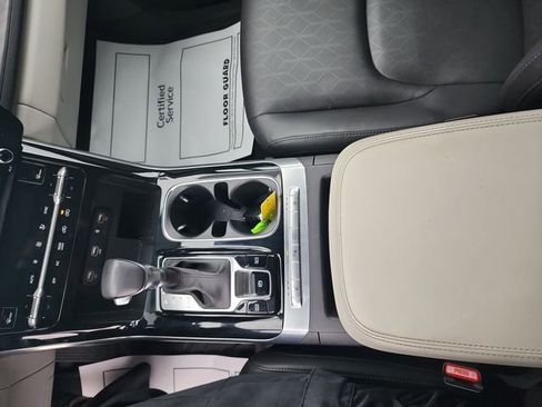 Used 2022 Kia Carnival EX FWD image 30