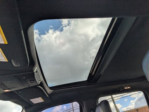 Used 2018 Ford F150 Lariat w/ Equipment Group 502A Luxury image 16