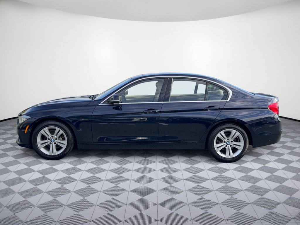 Used 2016 BMW 328i xDrive Sedan AWD/4WD image 2