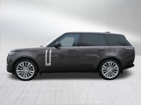 Used 2023 Land Rover Range Rover First Edition image 8