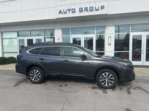 Certified 2025 Subaru Outback Premium AWD/4WD image 2