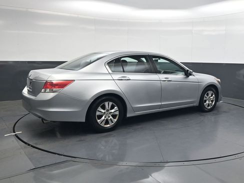 Used 2010 Honda Accord LX-P image 4