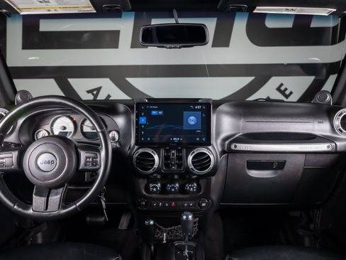 Used 2014 Jeep Wrangler Unlimited Rubicon w/ Max Tow Package AWD/4WD image 3