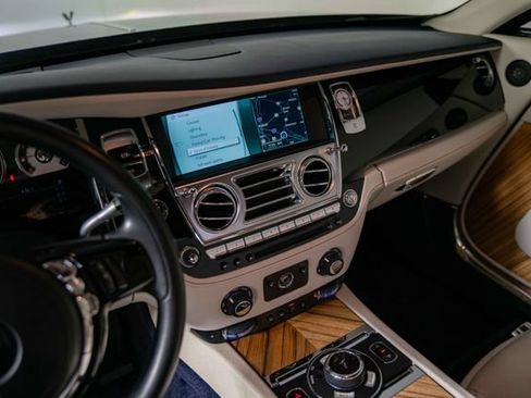 Used 2014 Rolls-Royce Wraith RWD image 22