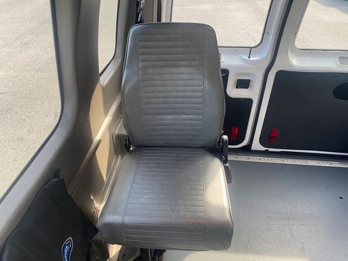 Used 2014 Ford E-350 and Econoline 350 Extended Super Duty w/ Power Group RWD image 29