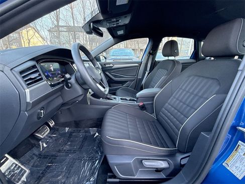 Used 2024 Volkswagen Jetta Sport image 13