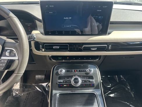 Certified 2023 Lincoln Nautilus FWD w/ Premium Package image 22