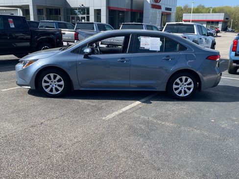 Used 2026 Toyota Corolla LE image 3