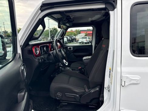 Used 2020 Jeep Wrangler Unlimited Rubicon AWD/4WD image 8