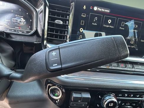 Used 2025 GMC Sierra 1500 SLT RWD image 29