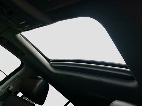 Used 2020 GMC Yukon XL SLT image 22