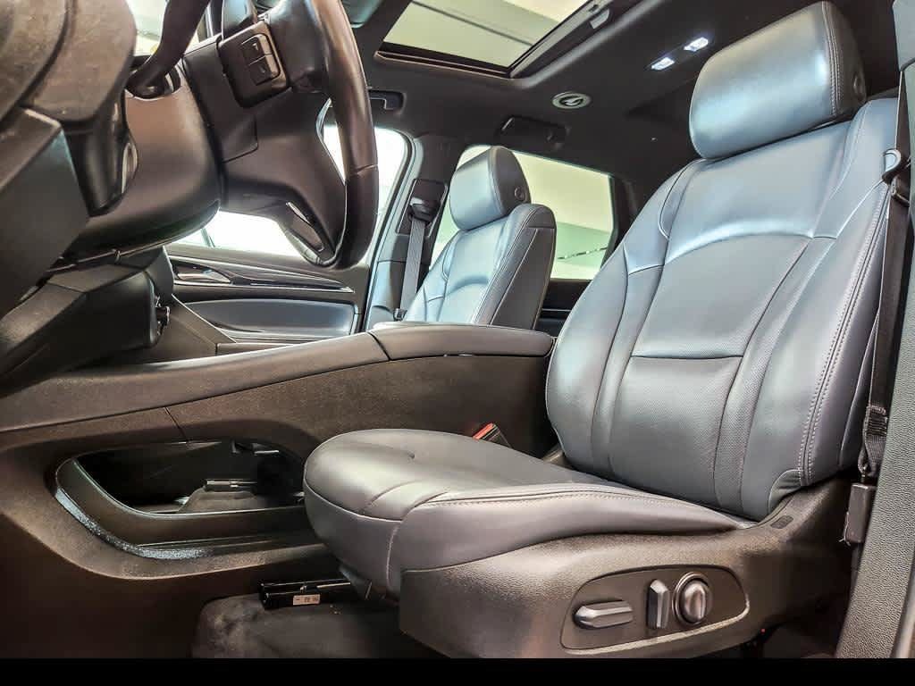 Used 2023 Buick Enclave Essence w/ Experience Buick Package FWD image 9