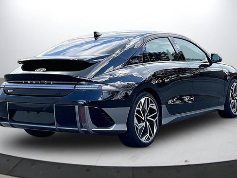 Used 2024 Hyundai Ioniq 6 Limited RWD image 8