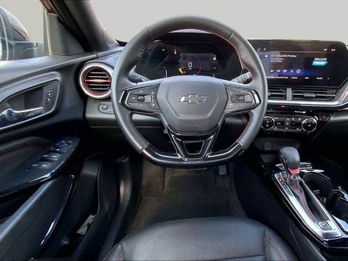 Used 2025 Chevrolet Trax RS w/ Driver Confidence Package FWD image 6