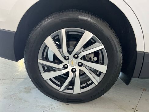 Used 2023 Chevrolet Equinox Premier AWD/4WD image 17