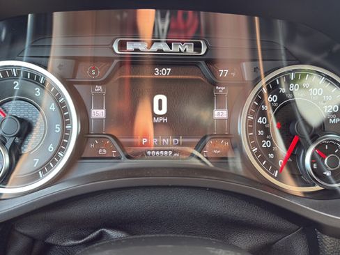 Used 2021 RAM 1500 Laramie AWD/4WD image 11