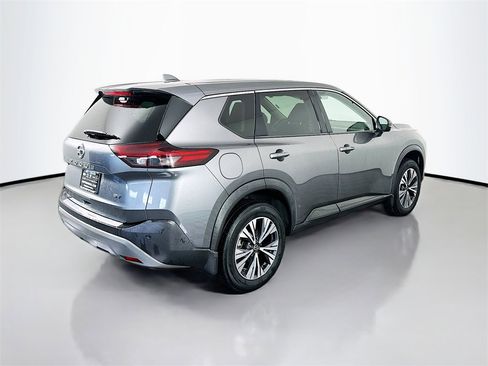 Used 2021 Nissan Rogue SV image 7