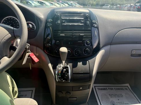 Used 2005 Toyota Sienna LE AWD/4WD image 28