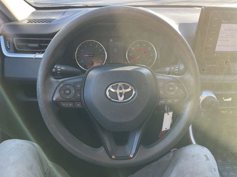 Used 2022 Toyota RAV4 LE image 16