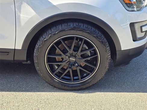 Used 2016 Ford Explorer Sport w/ Equipment Group 401A image 9