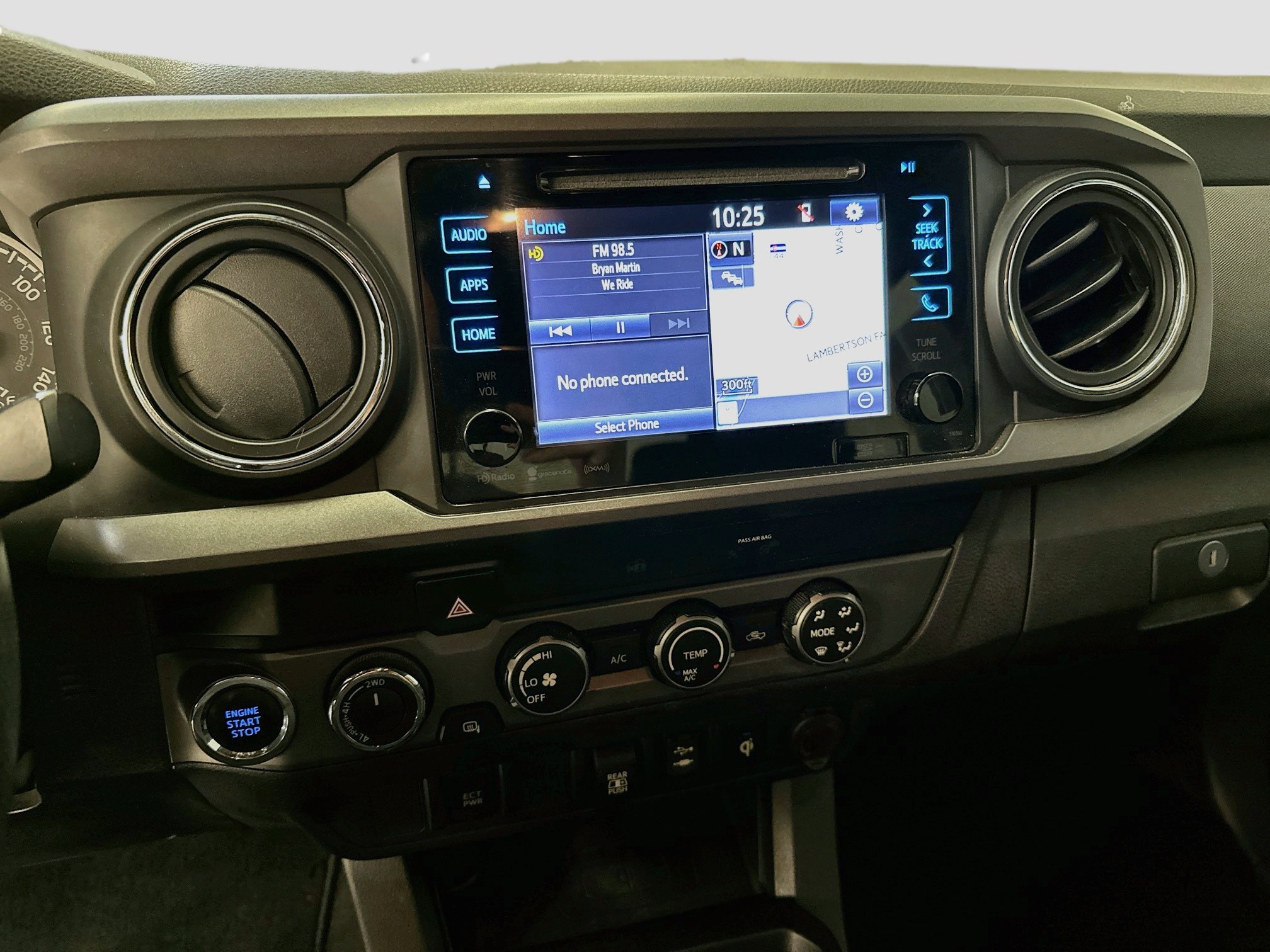 Used 2019 Toyota Tacoma TRD Off-Road AWD/4WD image 26