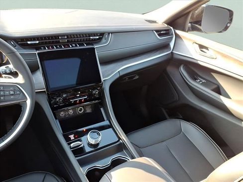 New 2025 Jeep Grand Cherokee Limited AWD/4WD image 10