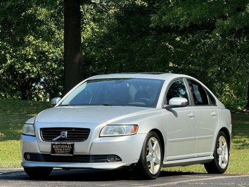 Used 2009 Volvo S40 T5 R-Design image 4