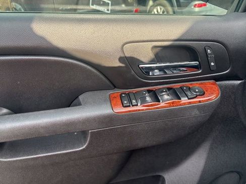 Used 2011 GMC Yukon XL SLT image 23