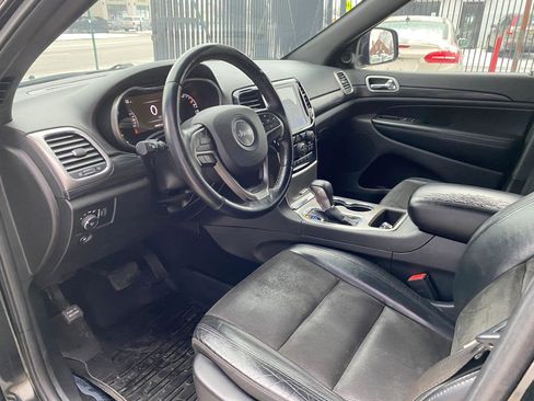 Used 2019 Jeep Grand Cherokee Altitude image 3