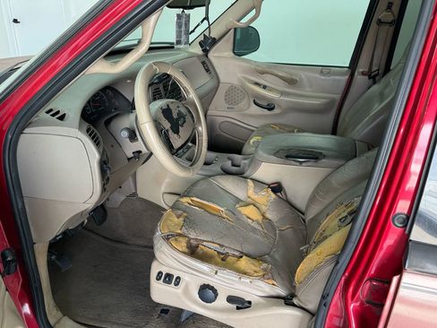 Used 2002 Ford Expedition Eddie Bauer image 2